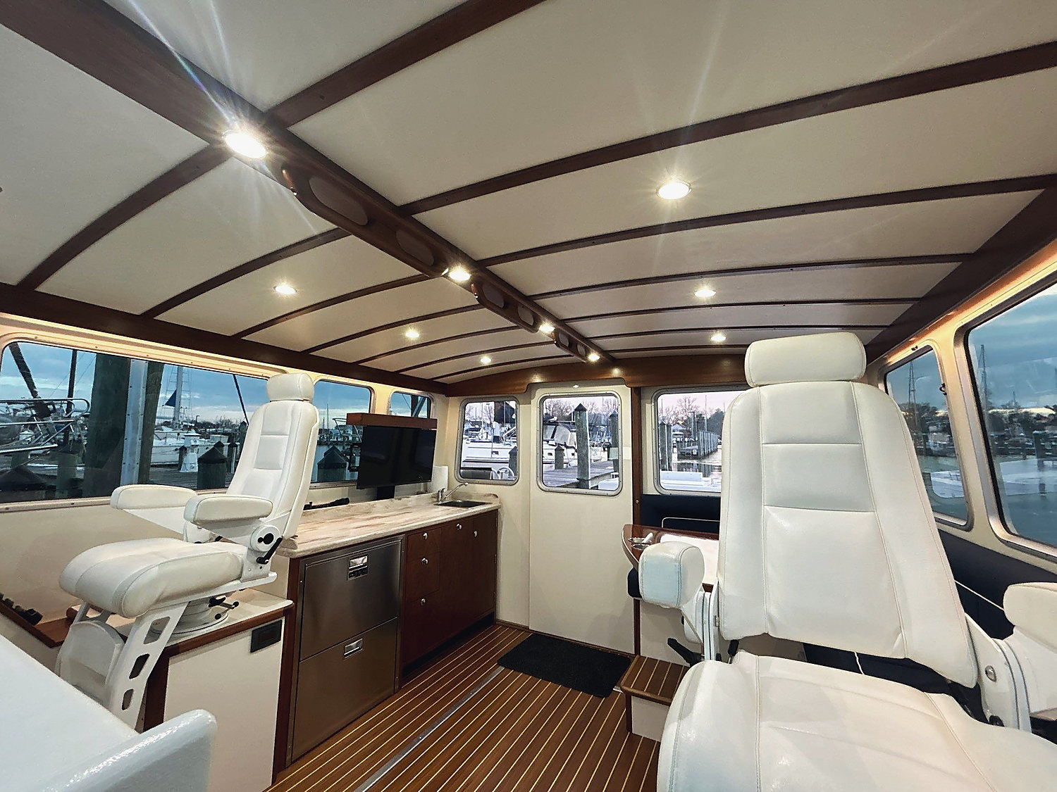 Lighting: a job by Evolution Marine Electronics