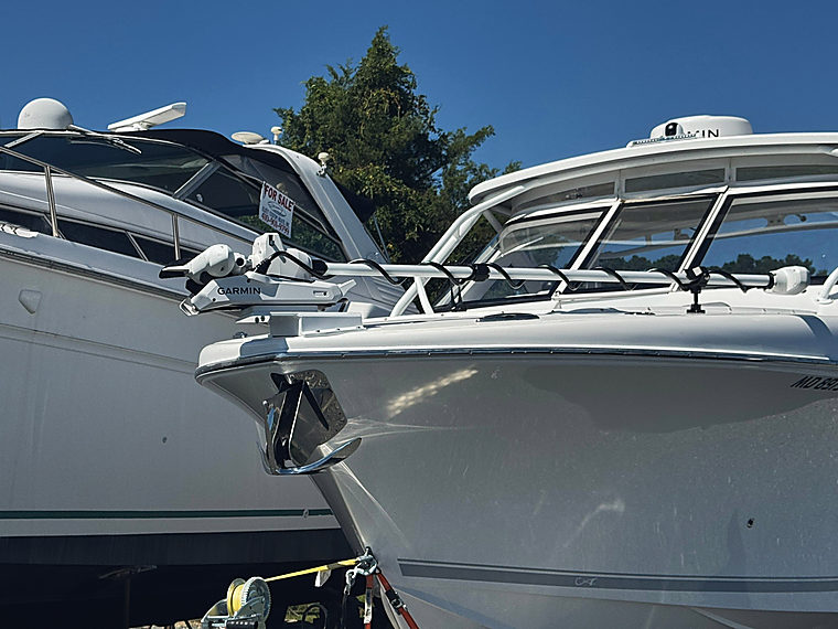 Trolling Motors: a job by Evolution Marine Electronics