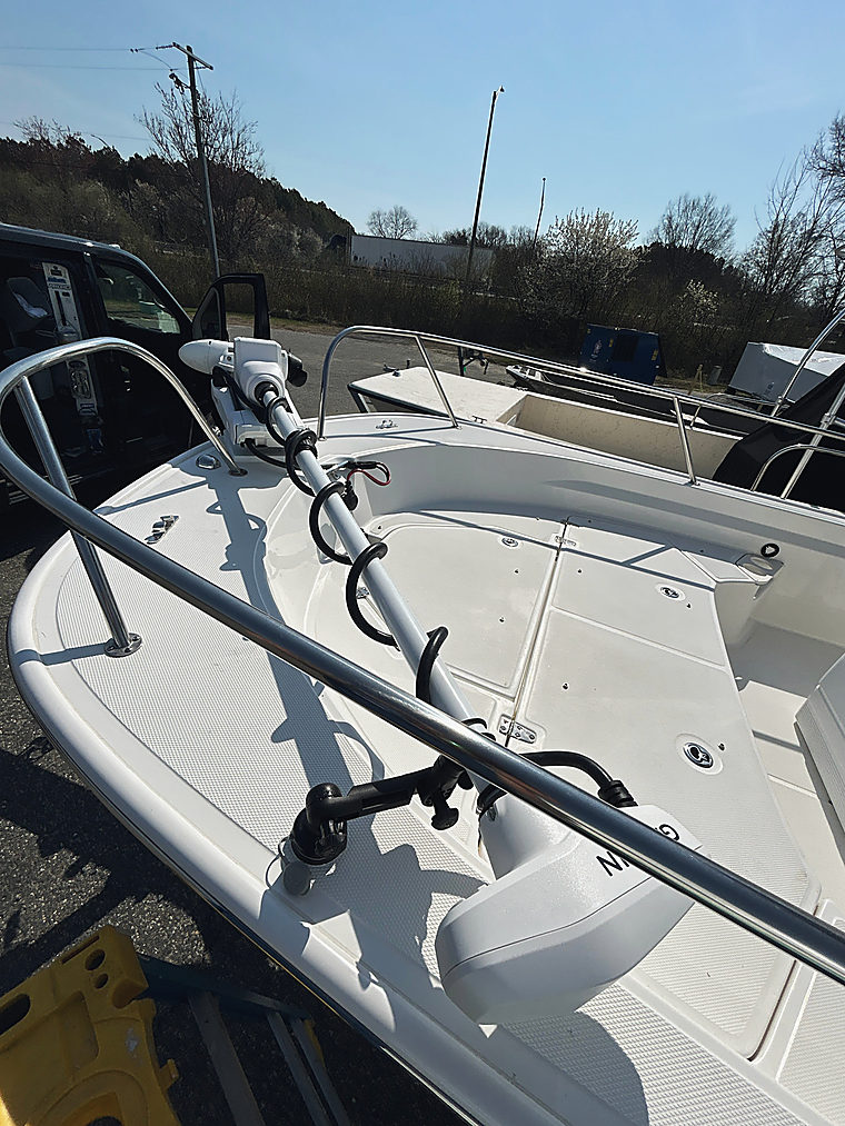 Trolling Motors: a job by Evolution Marine Electronics