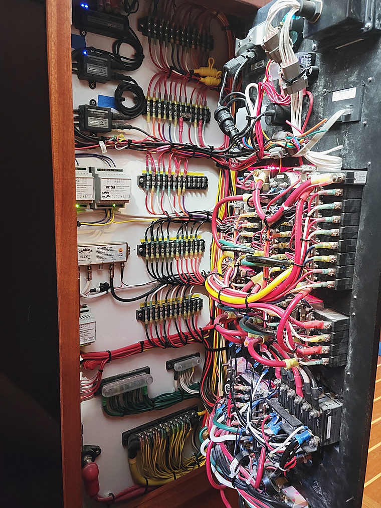 Wiring: a job by Evolution Marine Electronics