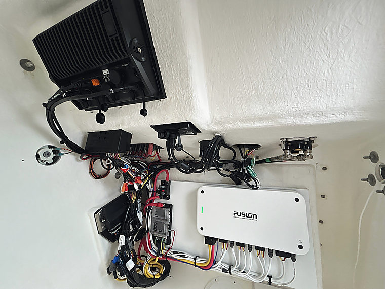 Wiring: a job by Evolution Marine Electronics
